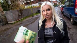 A pick-up guy fucked his teacher for money on the street