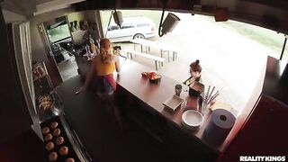The guy fucked a sexual bitch on the kitchen table