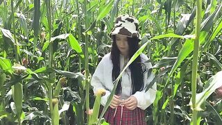 The security guard caught a thief in the cornfield and fucked her there