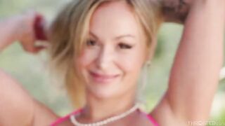 The guy trained the throat and released cum in it. A beautiful end!