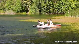 Lesbians can also have fun outdoors, fucking in the park