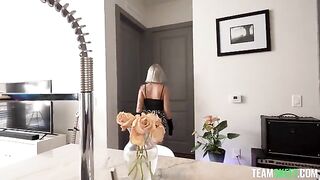 The main thing is that no one distracts you from having sex on the bed