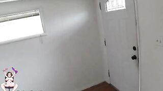 Squatter offered the owner her slutty hole to fuck