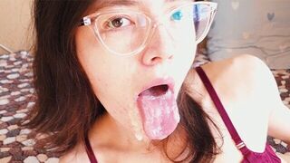 The guy checked the strength of sperm after a passionate blowjob