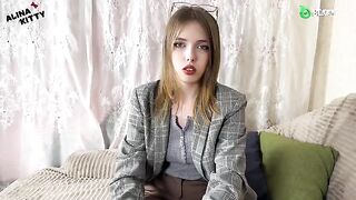 The therapist turned her face towards him and received a cumshot