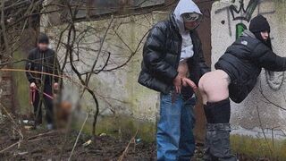 A passionate teenage girl was caught in public action