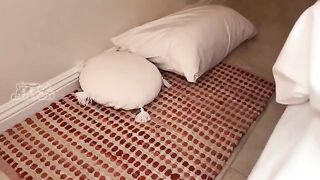 The best friend shared his bed with a sister, a real surprise awaits