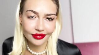 A hungry princess gets a portion of cum as a reward for good behavior