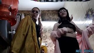 The plumber was fucked by two Argentinian babes to pay his service